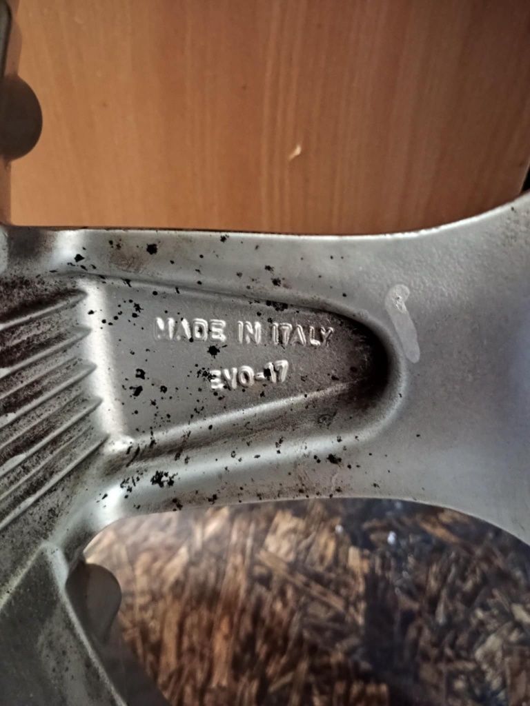 Продавам Летни гуми с алуминиеви джанти 17"