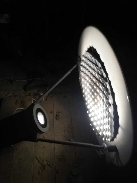 Бутиков уличен фенер.