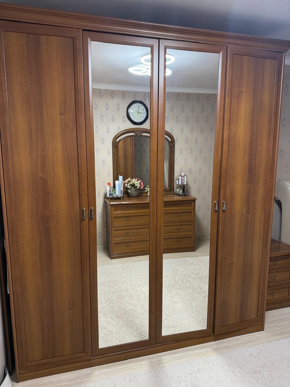 Продам спальню из 5 предметов