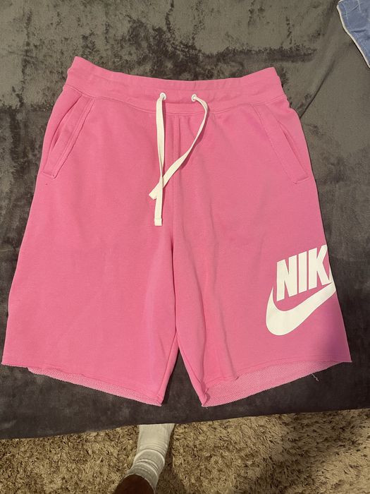 pantaloni scurti nike roz