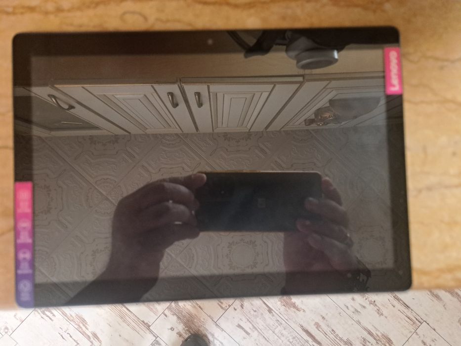 Таблет  Леново  не ползван,получен като награда за нов договор