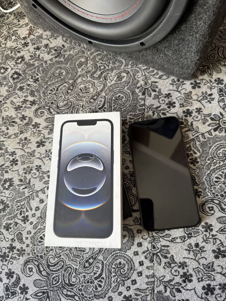 Продам Iphone 16e