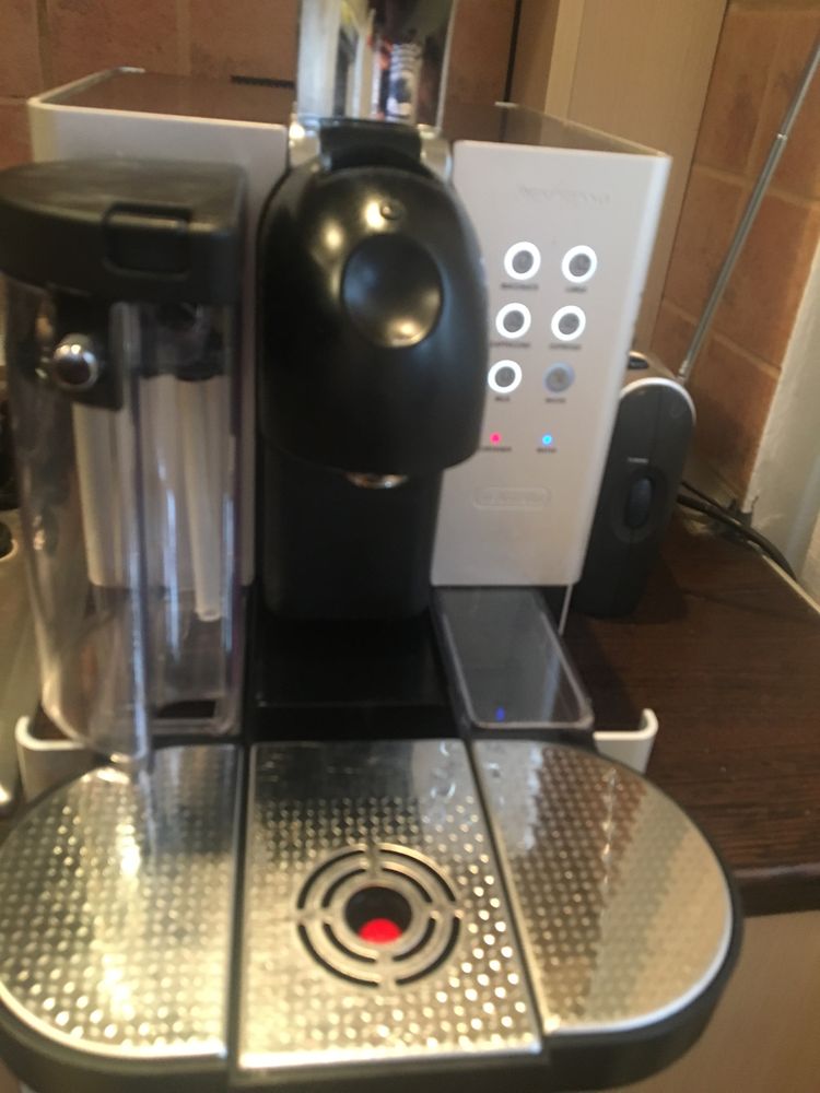 Espressor Nespresso Delonghi Latissima Proffesional