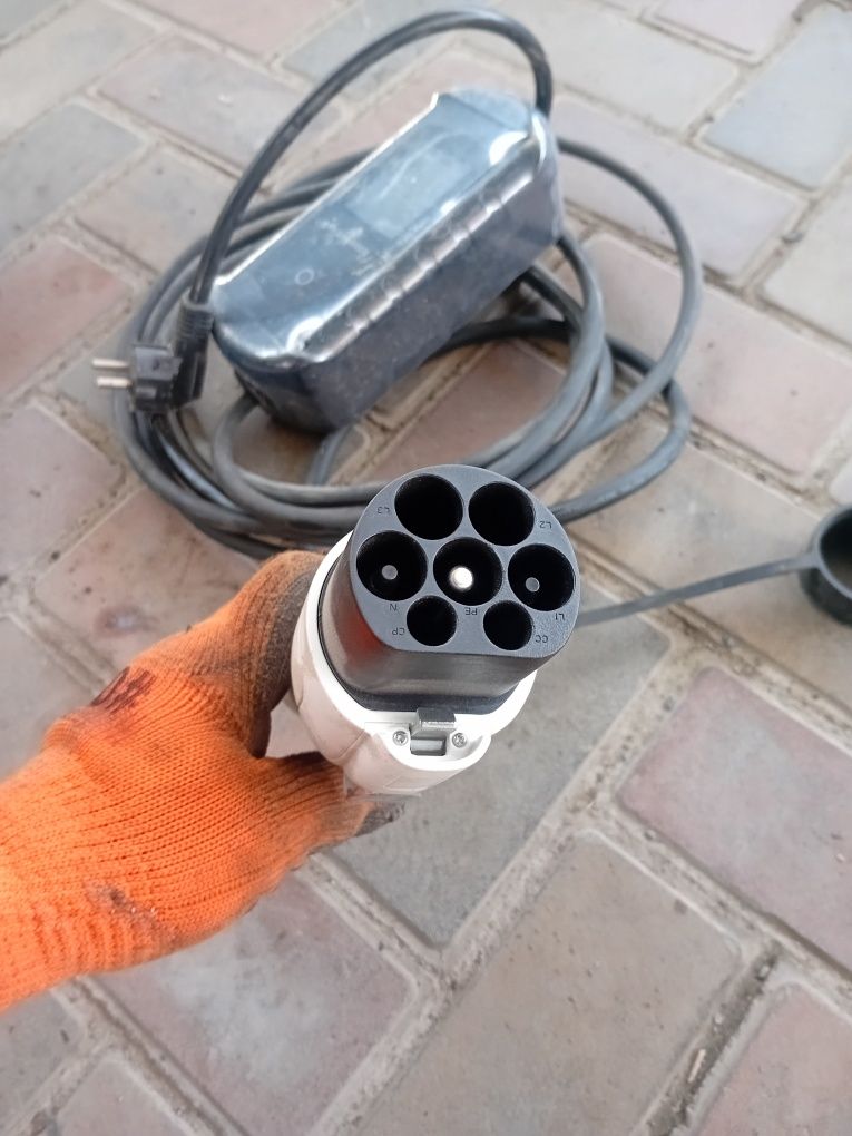 Зарядное устройство
