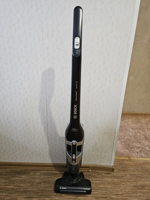 Беспроводной вертикальный пылесос Bosch
