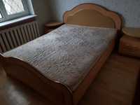 Продам срочно кровать с прикроватными тумбочки 2 шт