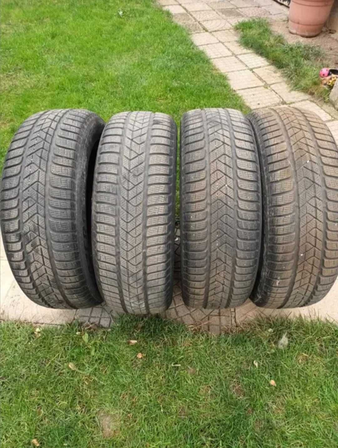 Зимни гуми 225/60/18
PIRELLI S0TTOZERO 3 дот 2018 5мм грайфер