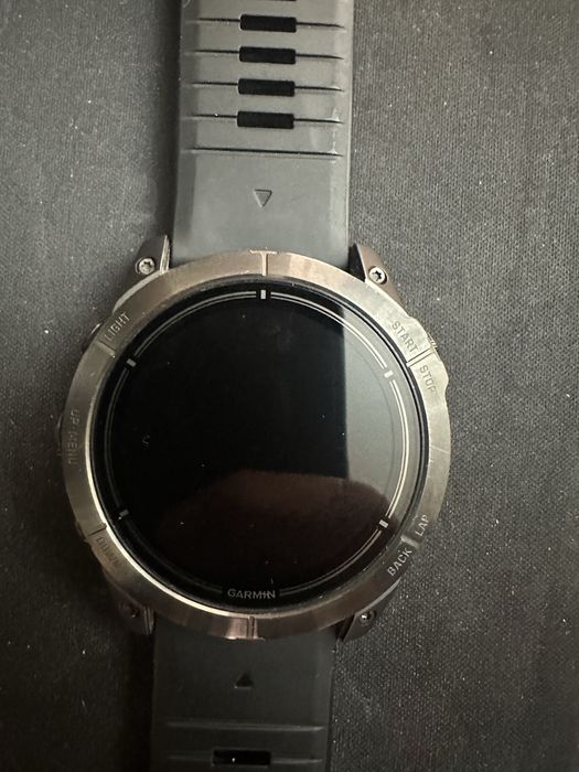 Часы Garmin оригинал с коробкой, продажа срочная, почти не использован