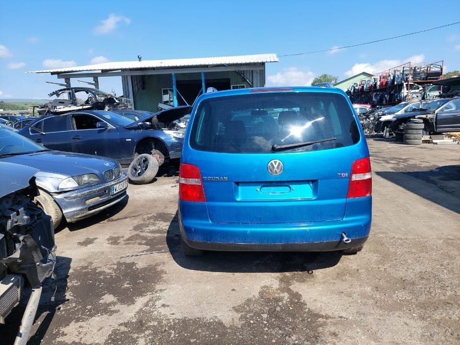 Dezmembram Volkswagen Touran, 2.0 TDI, 140 cp, cod AZV, cutie manuala