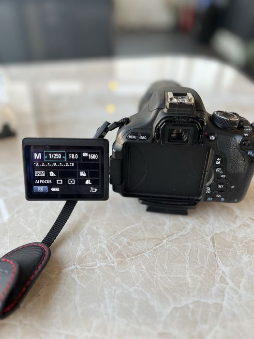 Canon Eos 600D - Body