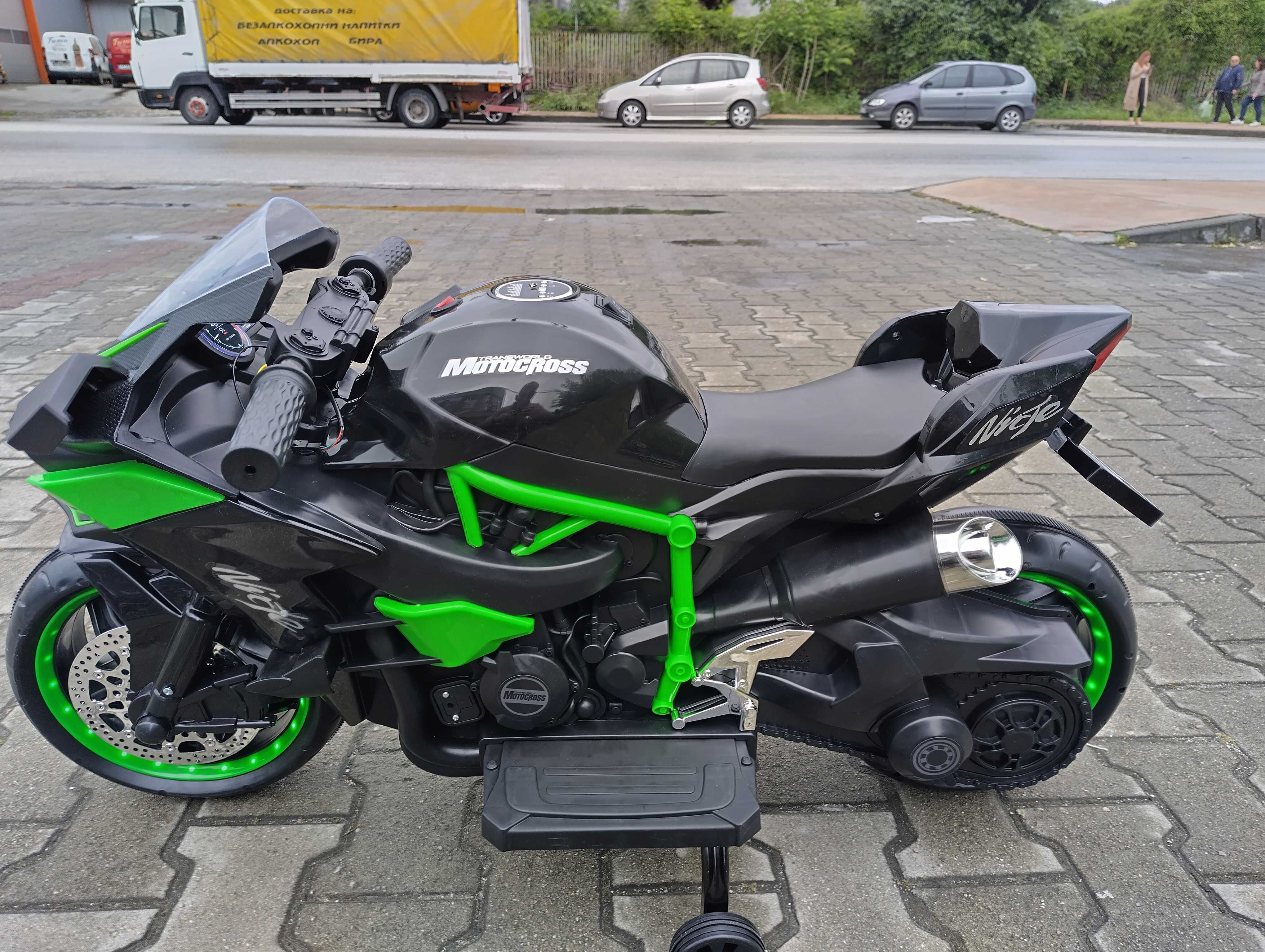 KAWASAKI акумулаторен мотор NINJA DUO черен