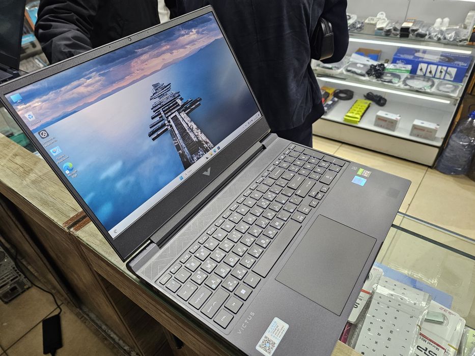 HP Victus Core i7 + RTX 3050