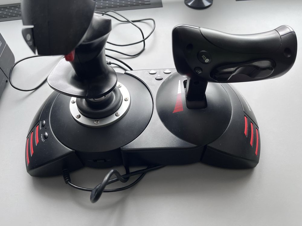 Joystick Thrustmaster T-FLIGHT HOTAS X PS3