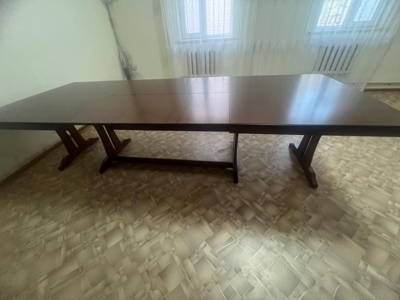 стол для гостинной