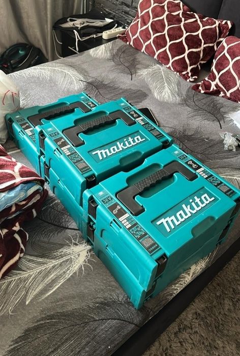 Vând valize Makita tips 1 noua nouță preț 35 lei bucata