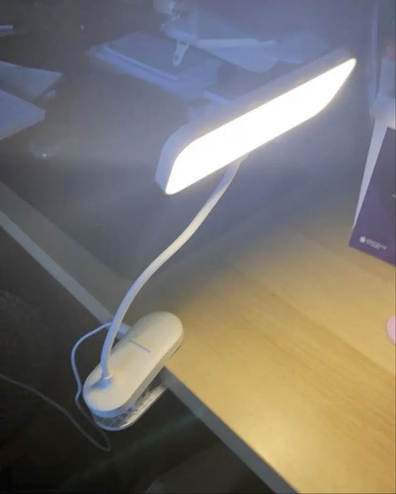 Lampa led pentru birou
