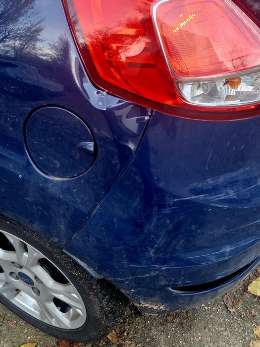 De vanzare Ford Fiesta benzină avariat spate