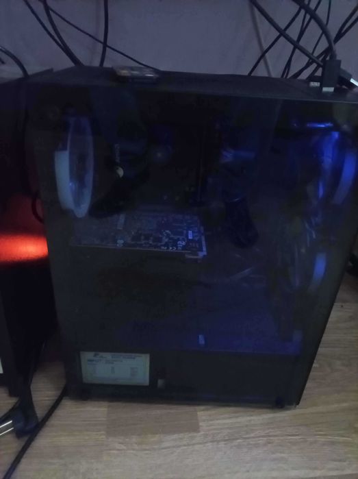 Продавам геймърски компютър