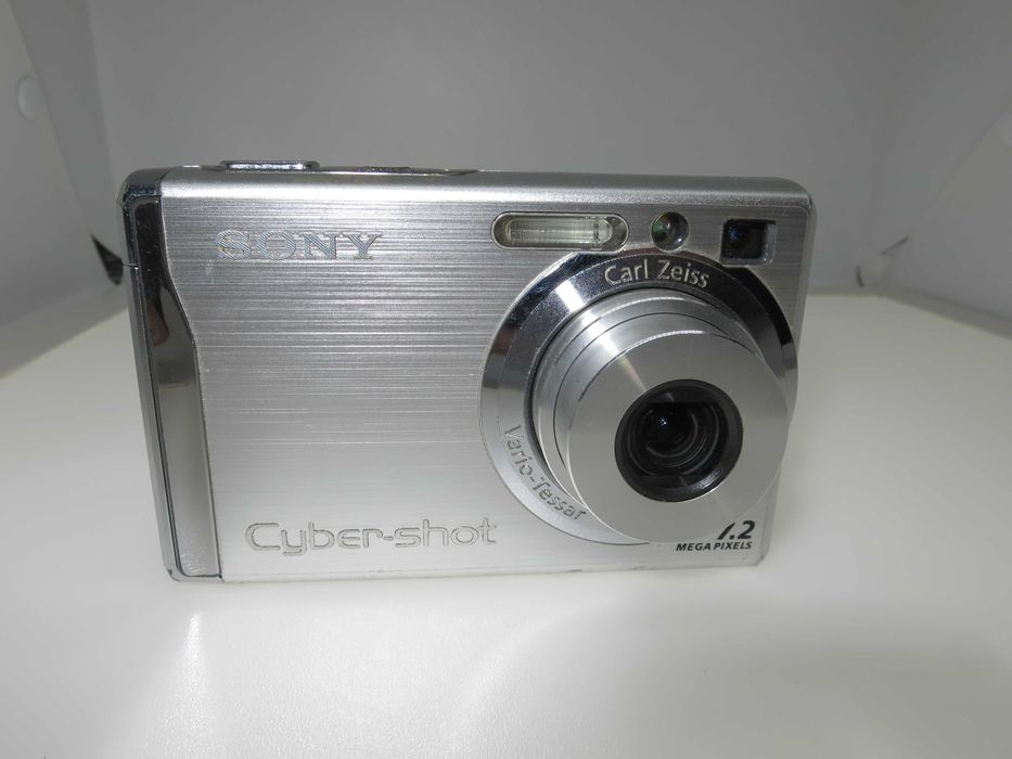 Sony CyberShot W80 цифров фотоапарат дигитална камера отлично състояни