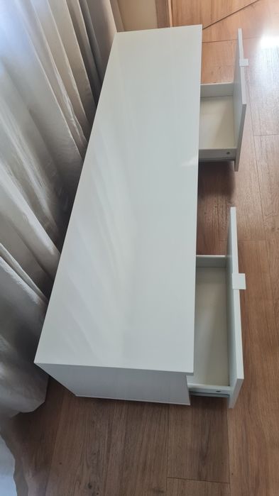 Тв шкаф Ikea Byas