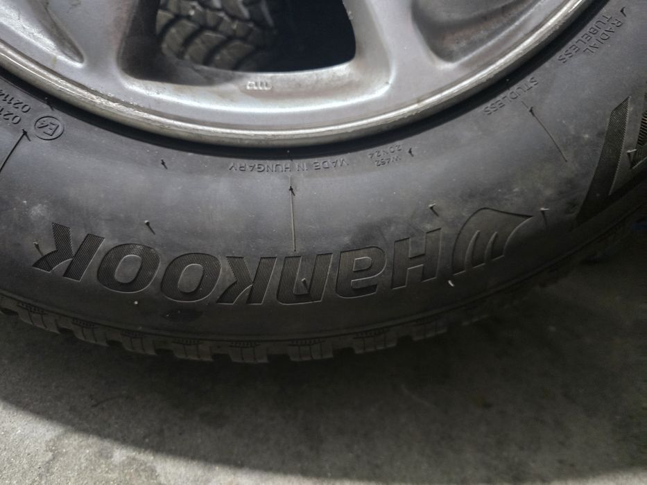 Гуми с джанти  215/70/16 за hyundai i35