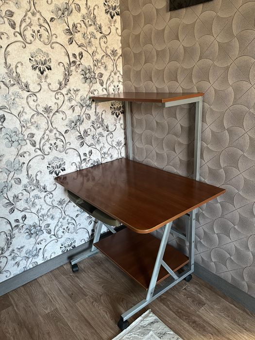 Продаи компьютерный стол