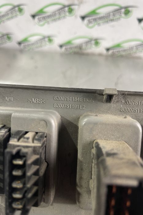 Buton geam electric pasager dreapta fata 8200751184 Dacia Logan prima