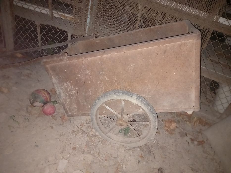 Продам тележку железную.