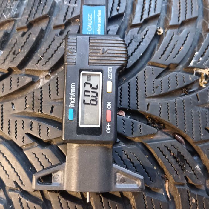 205/60/16 Нокиан зимни гуми два броя