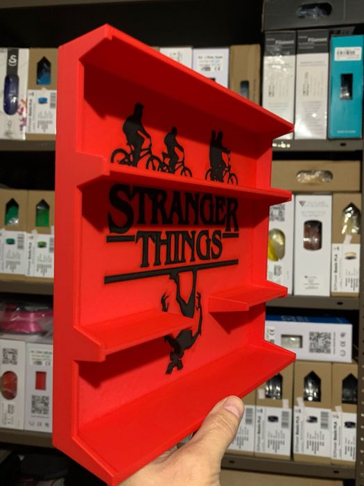 Рамка Stranger Things за фигурки от Kinder Joy