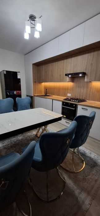 Olmazor sitida ikki xonali kvartira sotiladi.