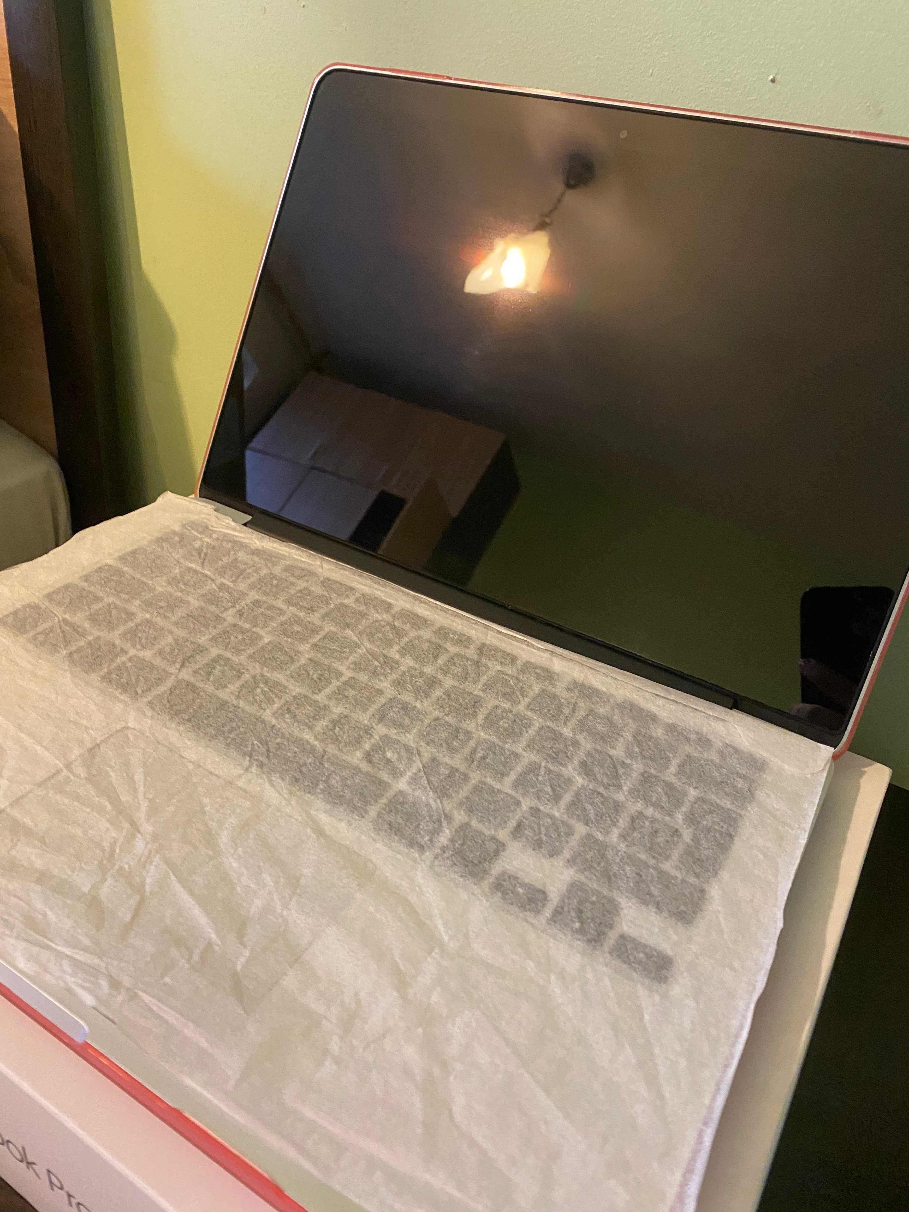 MacBook Pro 13' запазен 2015