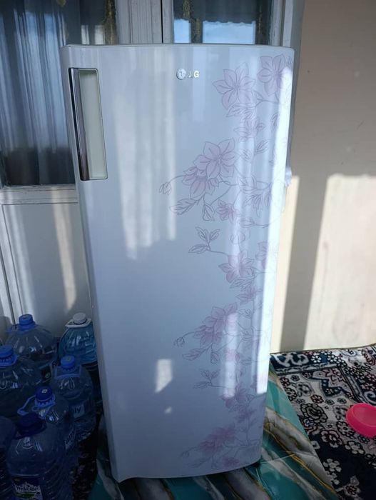 Холодильник продается