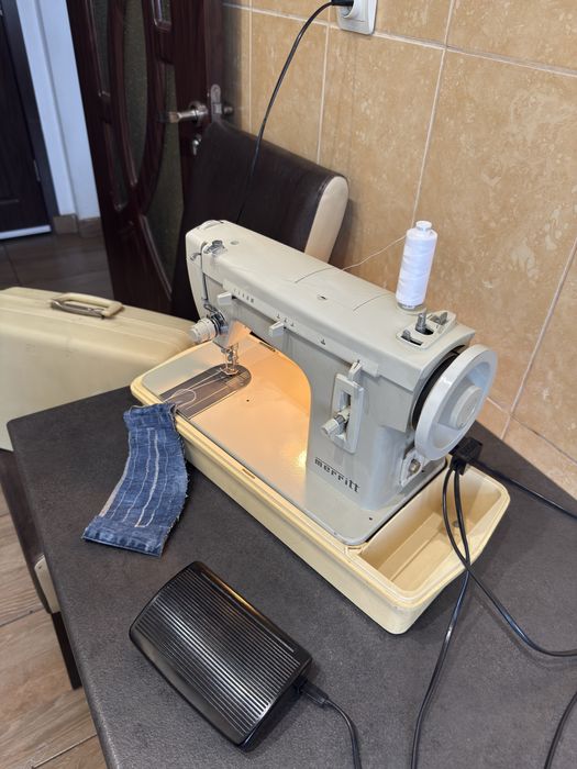 Masina de cusut surfilat si butoniere Singer Merrit Germania