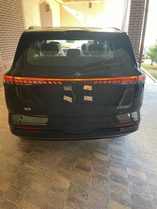 Dongfeng 008  ultra 5 seats