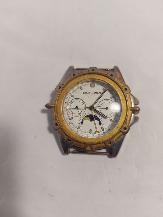 Часы мужские кварцевые.