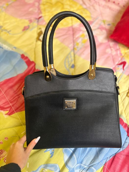 Дамска чанта,която не е носена и е чисто нова