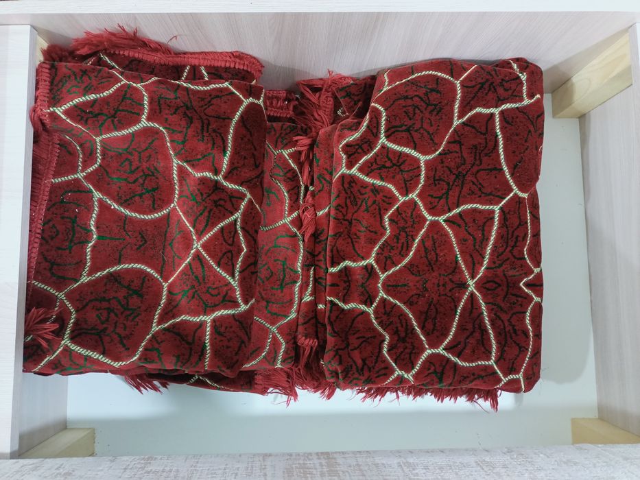 Продам дивандеки на диван тройку, большой, средний диваны и кресло