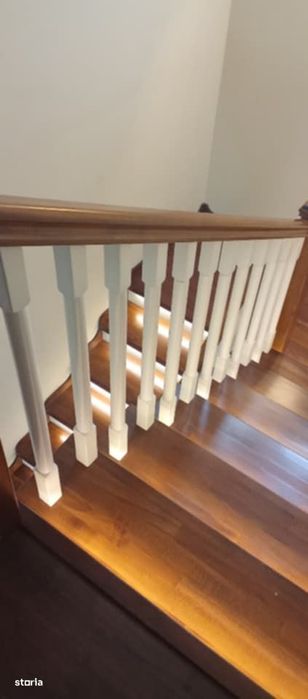 Casa noua, deosebita, 10 ari teren!