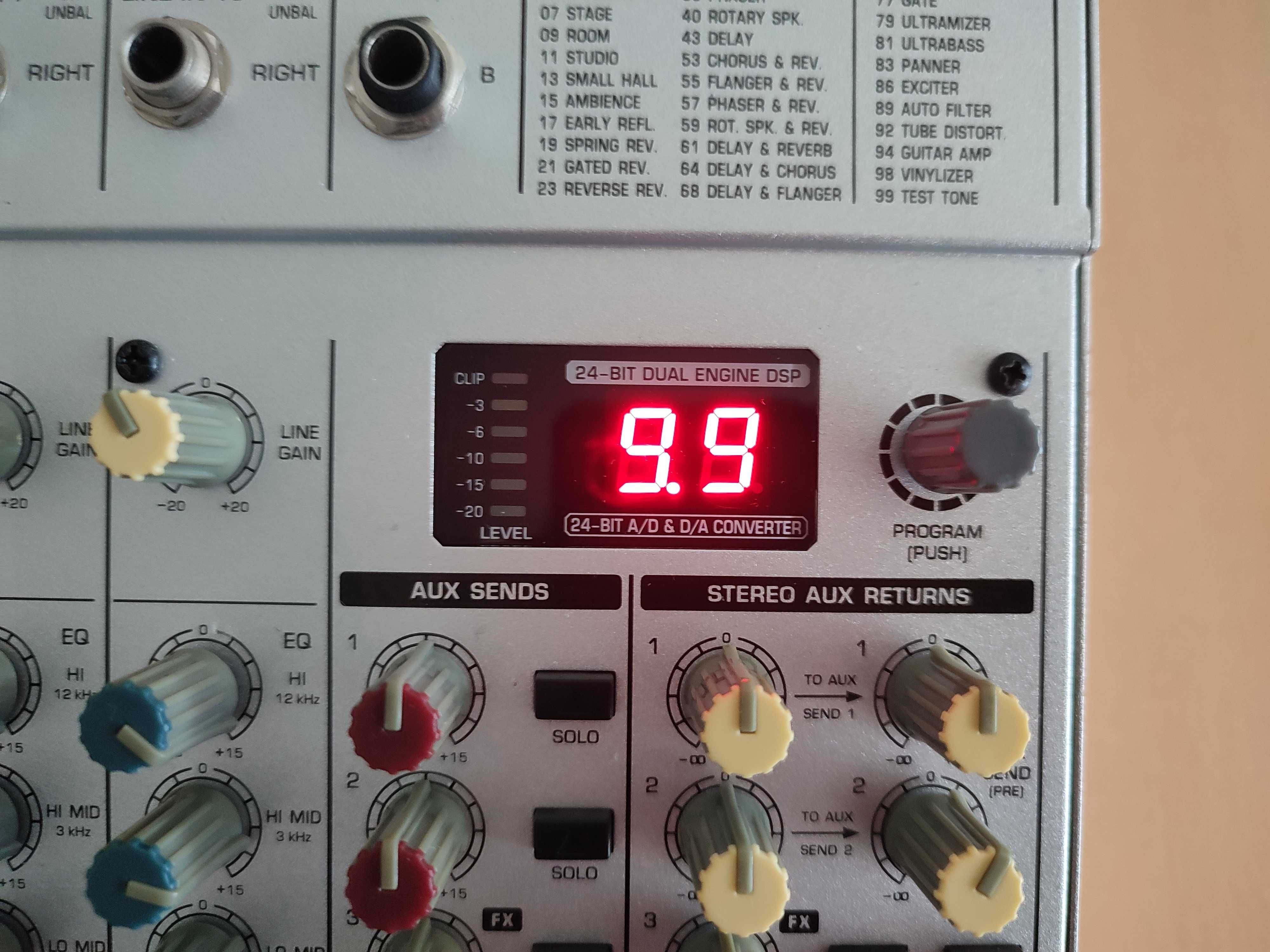Пулт професионален 24 входа BEHRINGER EURORACK UB2442FX-PRO миксер