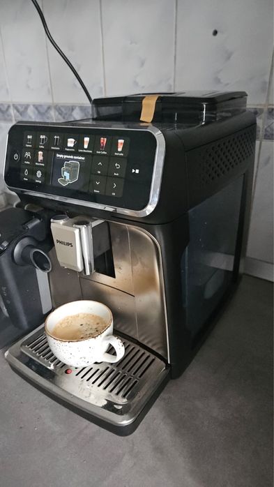 Vând Expresor Philips S 5500 ca nou, doar 20 de cafele