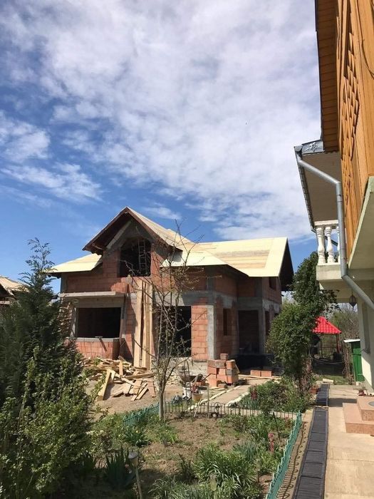 Executăm tot felul de construcții case  de la zero și la roșu consolid