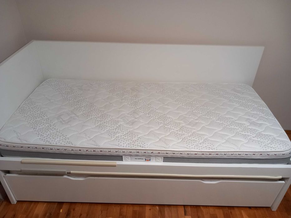 Двойно разтегателно легло с 2 матрака