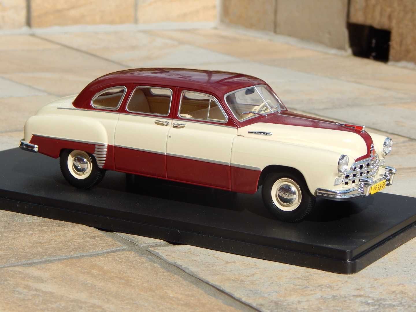 Macheta limuzina prezidentiala lux GAZ-12 ZiM 1950 (Buick Super) 1:24