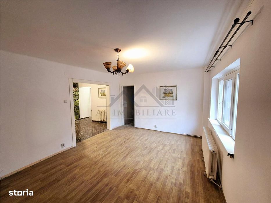 Apartament cu 3 camere de vanzare
