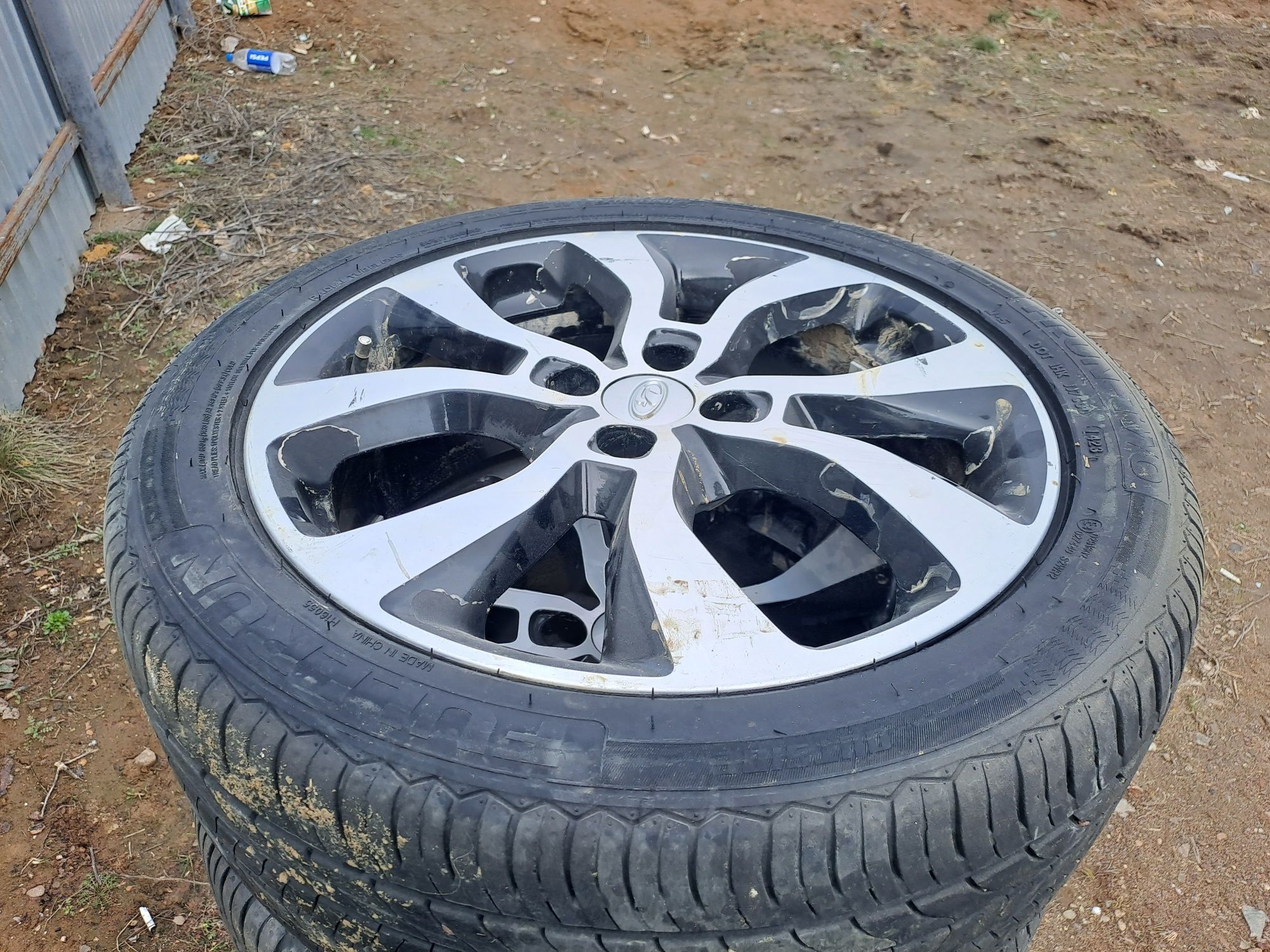 Комплект Диск с шинами размер 205/50R17