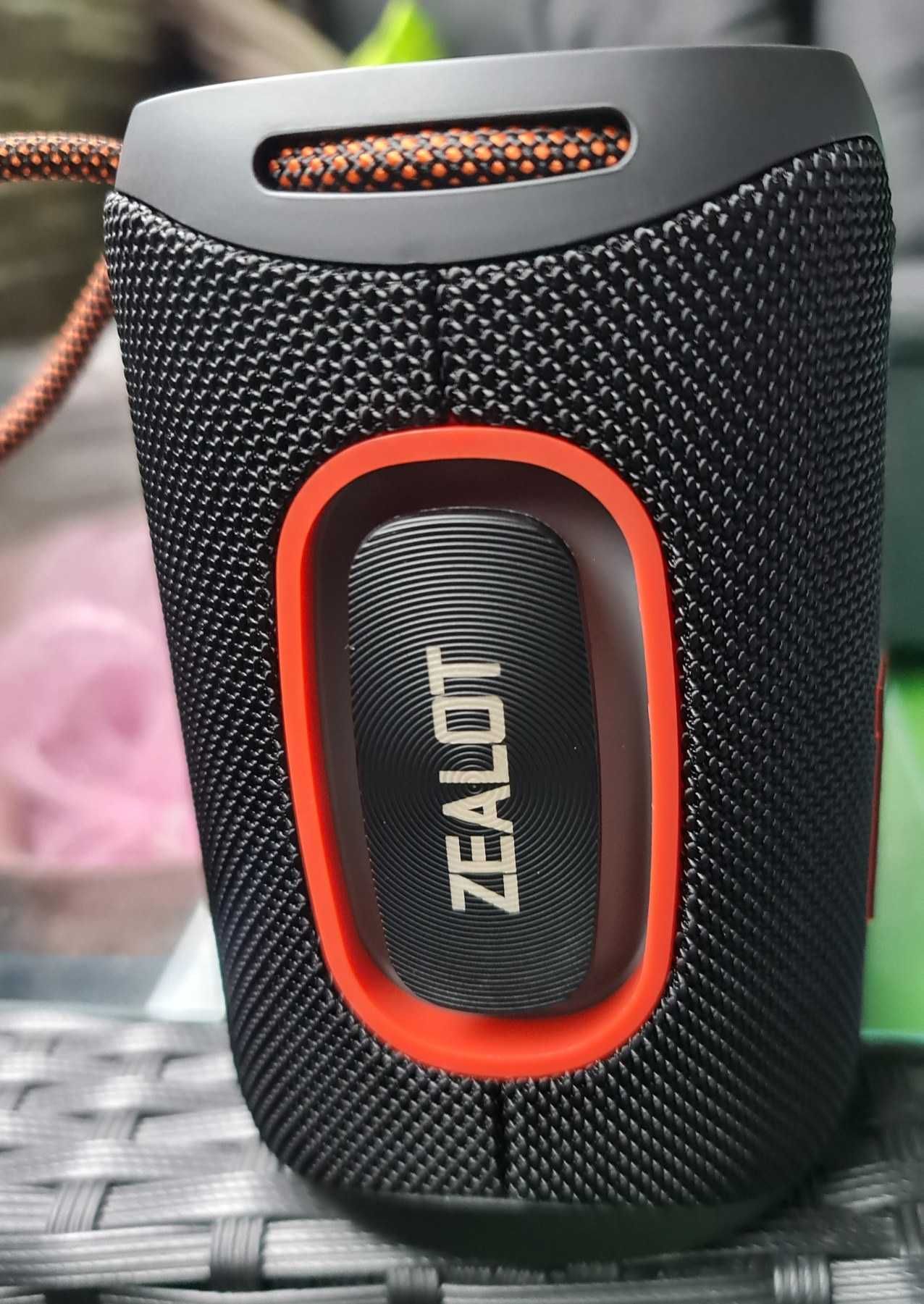 тонколона Zealot S122