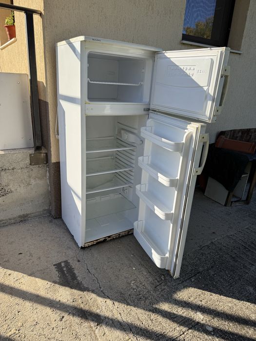 Работещ хладилник височина 150