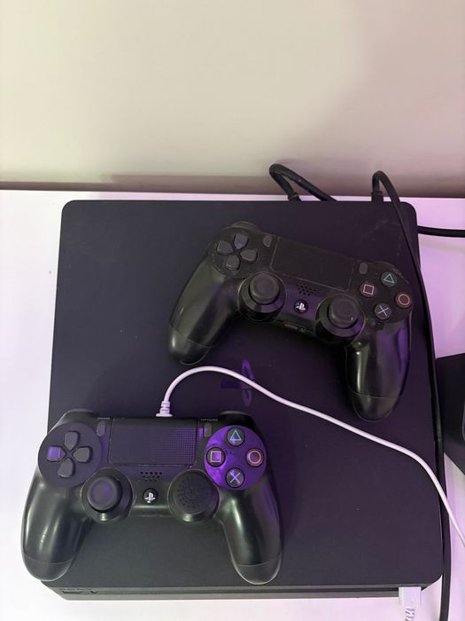 PlayStation 4 slim 1 TB