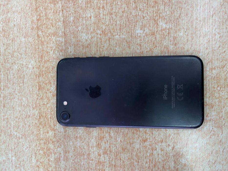 Продам iPhone 7 на 32гб